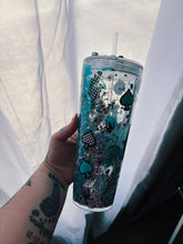 Load image into Gallery viewer, 24 oz Vintage Cowgirl / Turquoise Lava Drip
