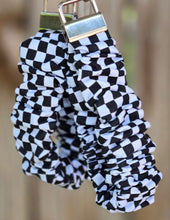 Load image into Gallery viewer, Scrunchie Wristlet
