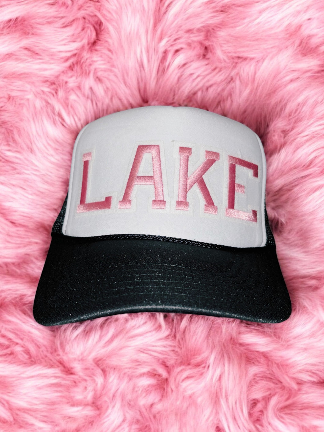 LAKE : B/W Trucker