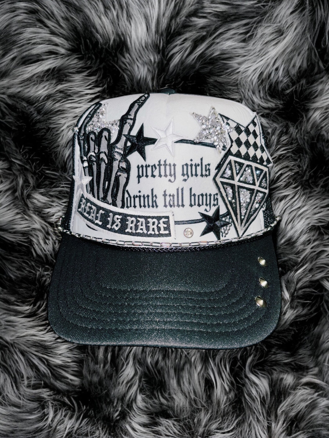 Pretty Girls Drink Tall Boys : B/W Trucker